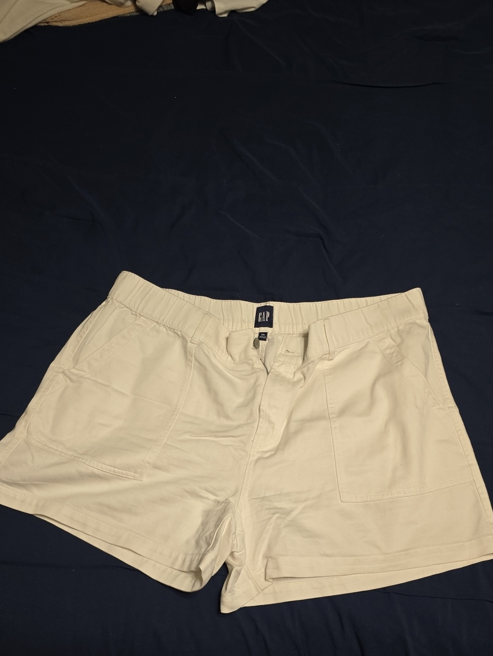 GAP Women's Cream Pull-On Bermuda Shorts